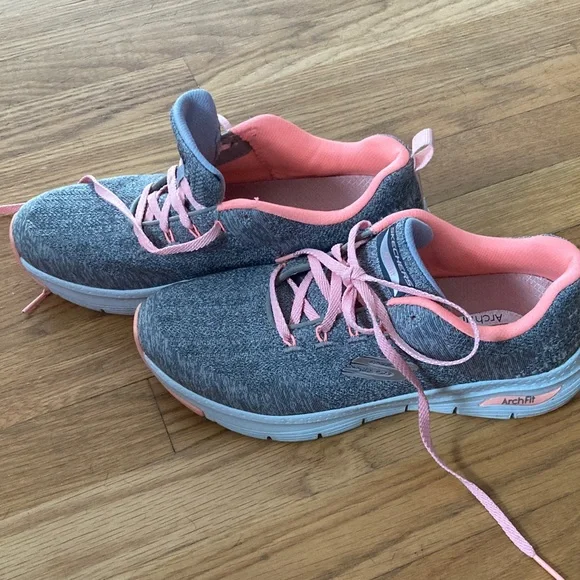 Skechers Air Cooled Arch Fit Sneakers - Picture 1 of 5